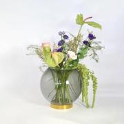 AYTM Globe-vase, Ø 17 cm, røgfarvet grå/guld, glas, rustfrit stål