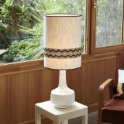 MARKET SET Bordlampe Jimmy, hvid/beige, 83 cm, kant