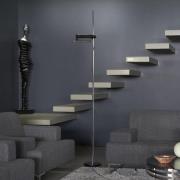 Oluce LED-gulvlampe Colombo, sort/krom, metal