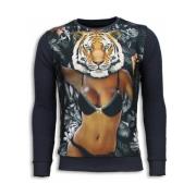Tiger Chick Sweater - Sweaters Herre - 5789G