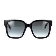Firkantede solbriller med sort stel og gråtonede linser