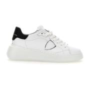 Hvide Sneakers Paris Stil