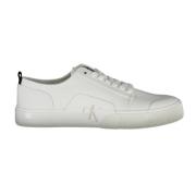 Sporty hvide sneakers med kontrastdetaljer