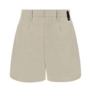 Behagelige Bermuda Shorts med knaplukning