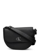 Minimal Monogram Saddle Bag22 T Calvin Klein Black