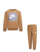 Nike Sportswear Utility Futura Crew And Pants Set Nike Brown