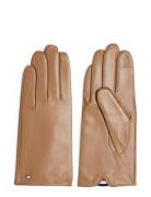 Essential Flag Leather Gloves Tommy Hilfiger Beige