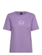 W Explore Graphic Tee Peak Performance Purple