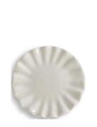 Plate Shelley Byon White