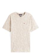 Leaf Pocket Aop Tee Tommy Hilfiger Beige