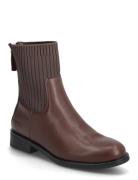 Chelsia W Exani Brown