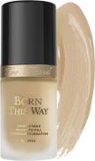 Too Faced Born This Way Foundation 30 ml - Flydende hos Magasin