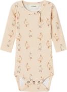 Lil' Atelier Nbfgavo ELI LS Slim Body LIL Str 68 - Sand Dollar Langærm...