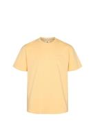 Akkikki S/S Logo Tee Noos Tops T-Kortærmet Skjorte Yellow Anerkjendt