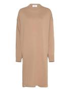 Saga Dress Knælang Kjole Beige Makia