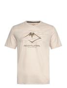 Fujitrail Logo Ss Top Sport T-Kortærmet Skjorte Beige Asics