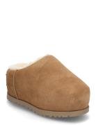 W Pumped Slide Shoes Wintershoes Brown UGG