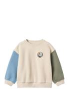 Sweatshirt L/S Badge Elliot Tops Sweatshirts & Hoodies Sweatshirts Cre...
