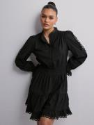 Neo Noir - Langærmede kjoler - Black - Sandringham Dress - Kjoler - Lo...
