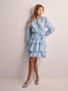 Neo Noir - Langærmede kjoler - Light Blue - Ada S Voile Dress - Kjoler...