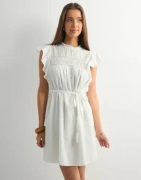 Vero Moda - Hvid - Vmtrine Sl Short Lace Dress Wvn Ga