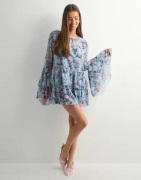 Vero Moda - Blomstret - Vmstarry Ls Ruffle Mini Dress Exp