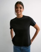 Vero Moda - Sort - Vmnaima Ss O-Neck T-Shirt Vma Noos