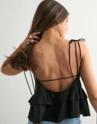 Nelly - Sort - Volume Flounce Top