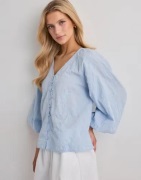 Only - Blå - Onlzion 3/4 V-Neck Emb Top Wvn